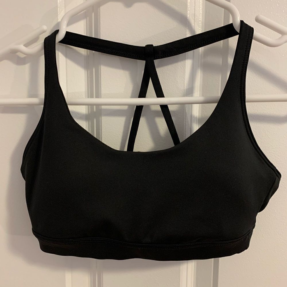 Reebok youth medium black sports bra